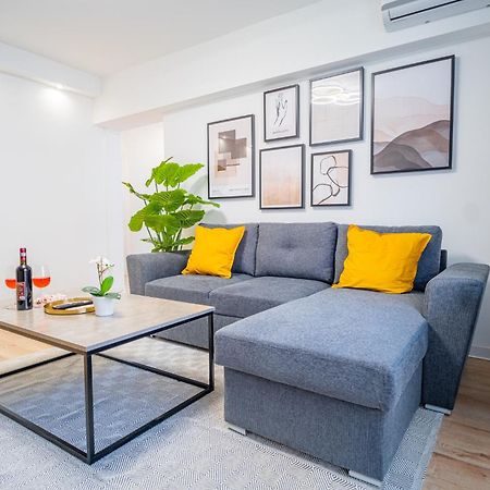 Spacious Newly Renovated 2Br Apartments With Balcony Bukareszt Zewnętrze zdjęcie