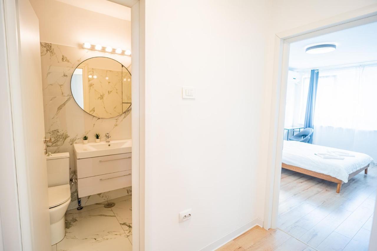 Spacious Newly Renovated 2Br Apartments With Balcony Bukareszt Zewnętrze zdjęcie