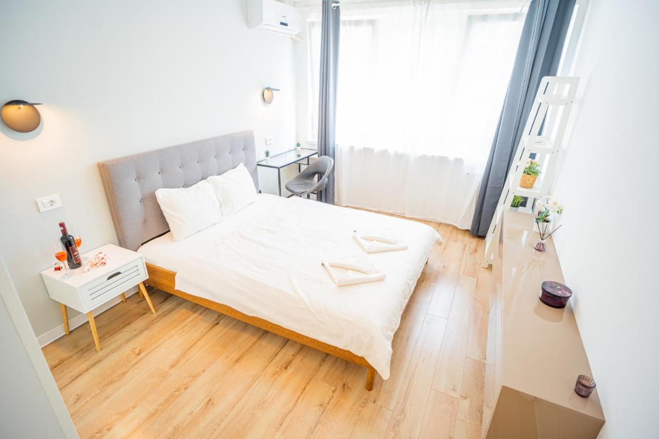 Spacious Newly Renovated 2Br Apartments With Balcony Bukareszt Zewnętrze zdjęcie