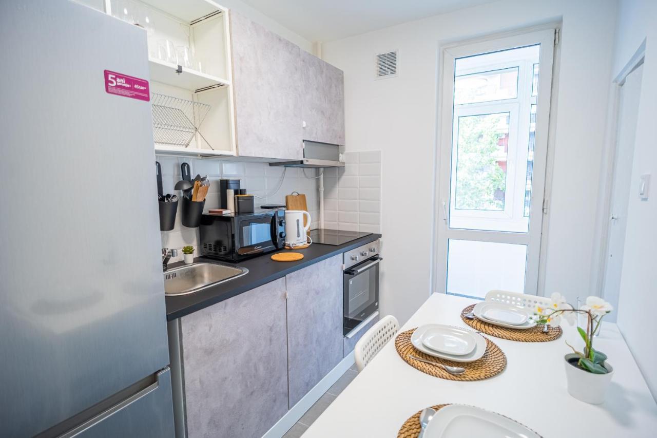Spacious Newly Renovated 2Br Apartments With Balcony Bukareszt Zewnętrze zdjęcie