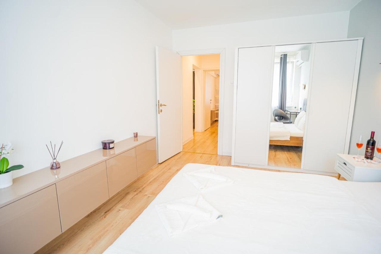 Spacious Newly Renovated 2Br Apartments With Balcony Bukareszt Zewnętrze zdjęcie