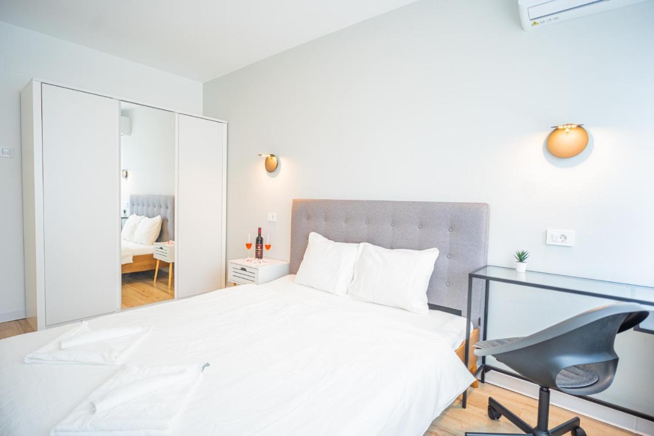 Spacious Newly Renovated 2Br Apartments With Balcony Bukareszt Zewnętrze zdjęcie