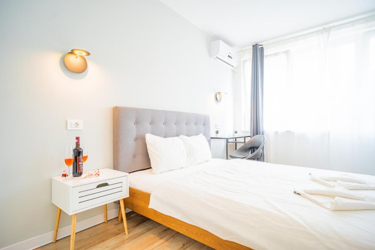 Spacious Newly Renovated 2Br Apartments With Balcony Bukareszt Zewnętrze zdjęcie