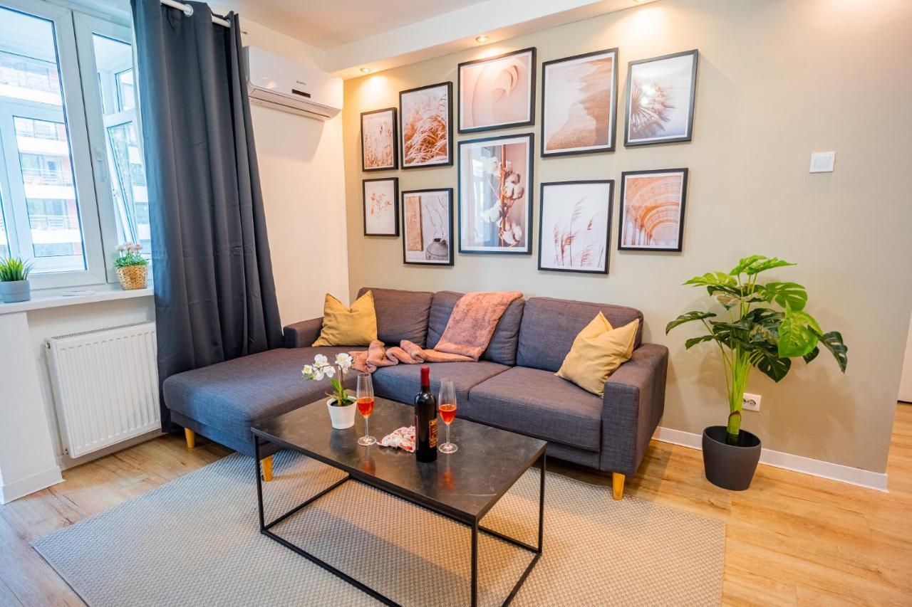Spacious Newly Renovated 2Br Apartments With Balcony Bukareszt Zewnętrze zdjęcie