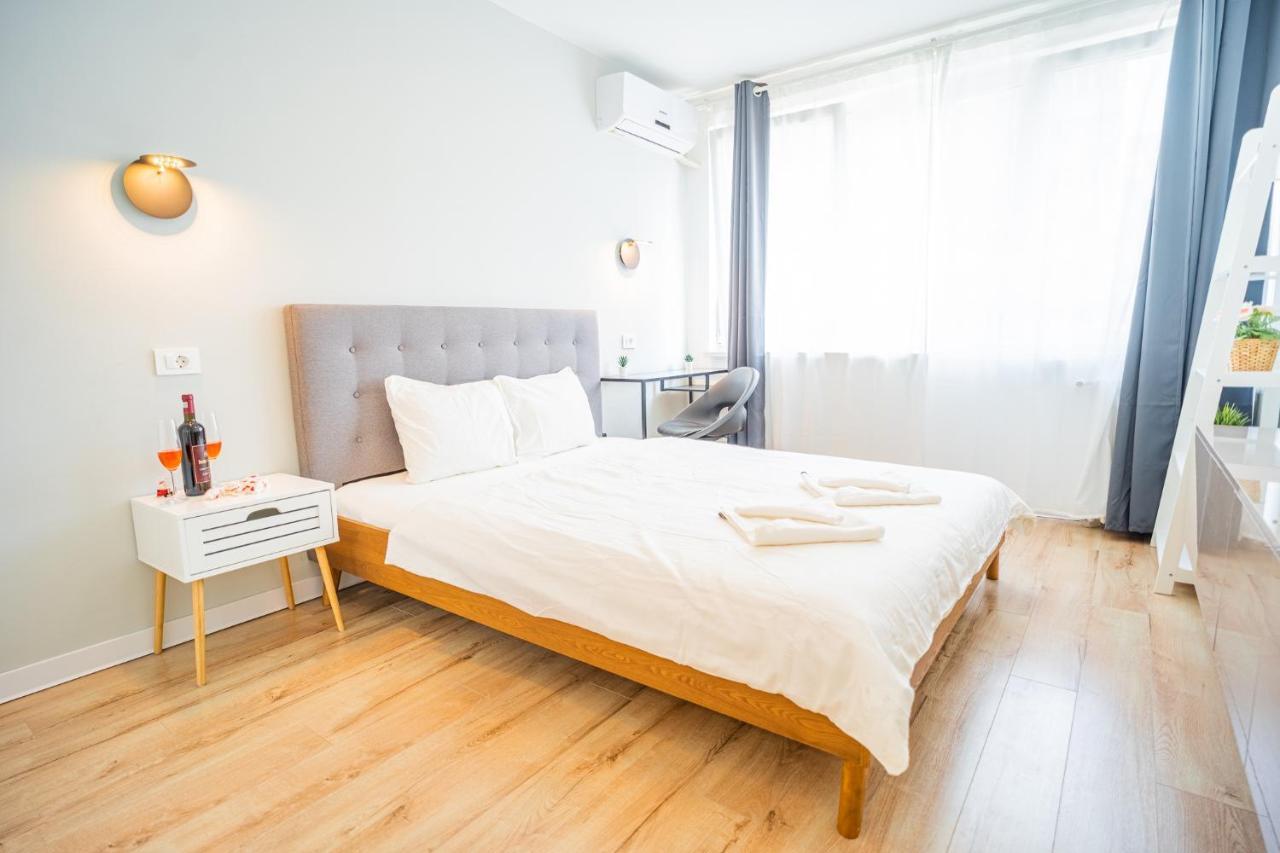 Spacious Newly Renovated 2Br Apartments With Balcony Bukareszt Zewnętrze zdjęcie