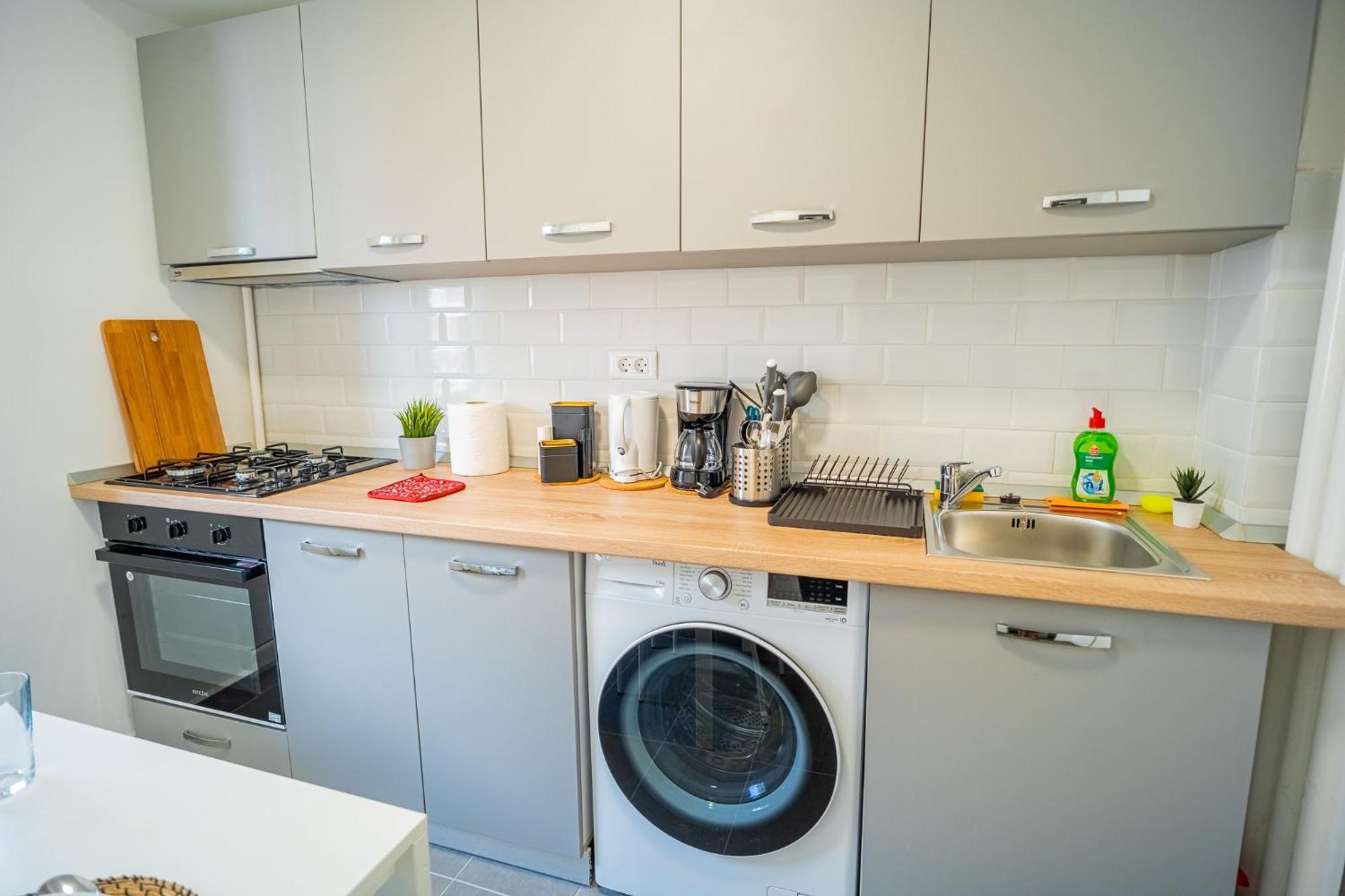 Spacious Newly Renovated 2Br Apartments With Balcony Bukareszt Zewnętrze zdjęcie