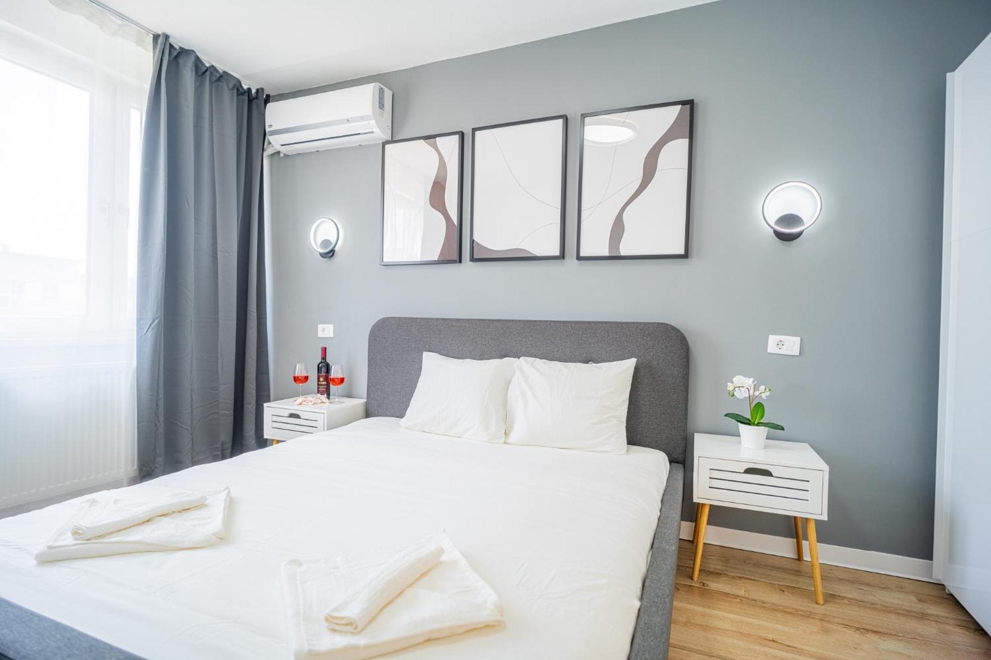 Spacious Newly Renovated 2Br Apartments With Balcony Bukareszt Zewnętrze zdjęcie