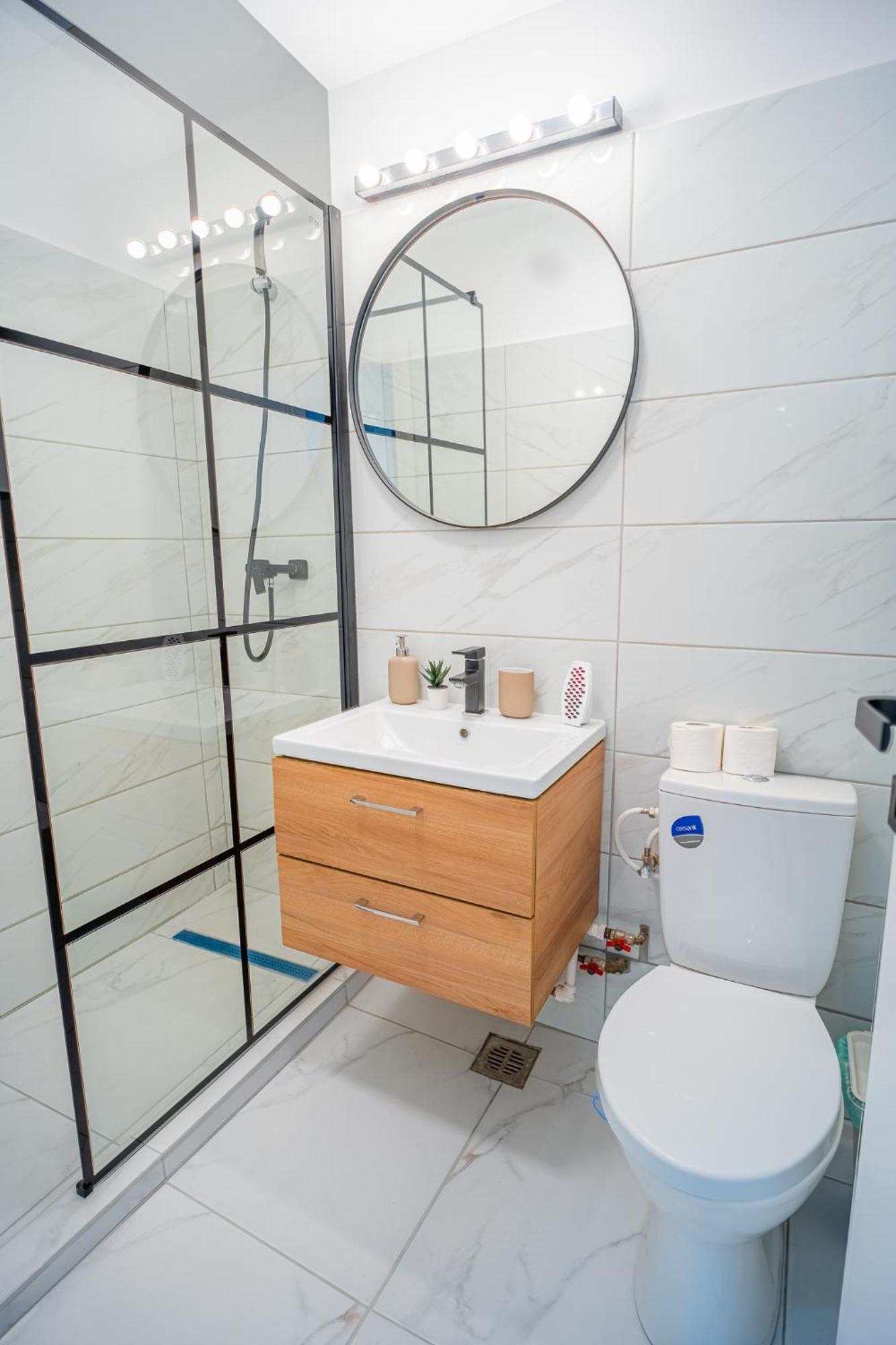 Spacious Newly Renovated 2Br Apartments With Balcony Bukareszt Zewnętrze zdjęcie